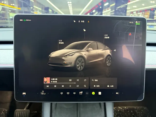 Tesla Model Y — Фото автомобиля 25
