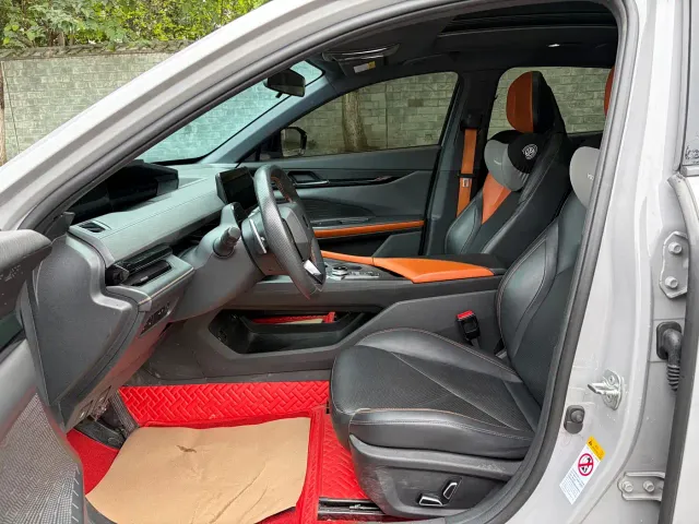 Changan Changan UNI-V 2022 1.5T Premium Model — Фото автомобиля 6