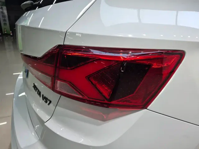 Jetta VS7 — Фото автомобиля 10