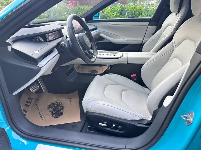 Xiaomi SU7 — Фото автомобиля 10
