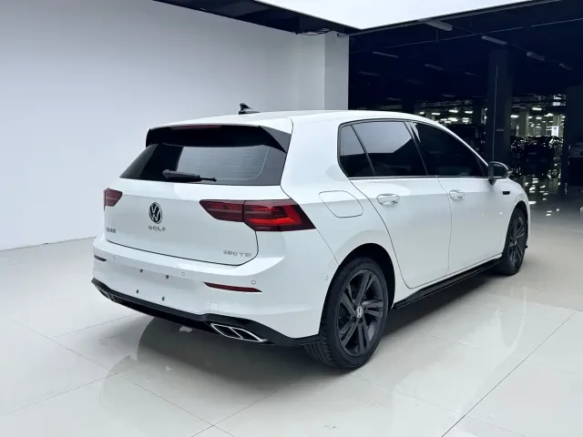 Volkswagen Golf — Фото автомобиля 4