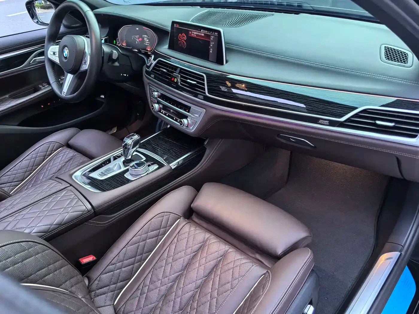 BMW BMW 7 Series 2021 Model 740Li Leading Luxury Package — Фото автомобиля 10
