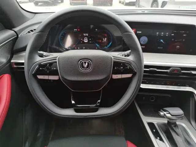 Changan CS35 Plus — Фото автомобиля 10