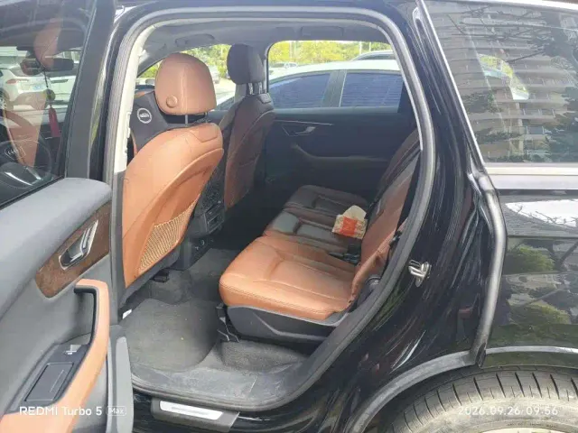 Audi Q7 — Фото автомобиля 7
