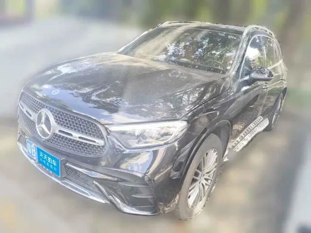 Фотография автомобиля — Mercedes-Benz GLC-Class