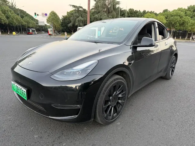 Фотография автомобиля — Tesla Model Y