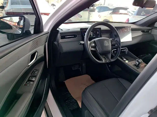 BYD Qin PLUS — Фото автомобиля 15