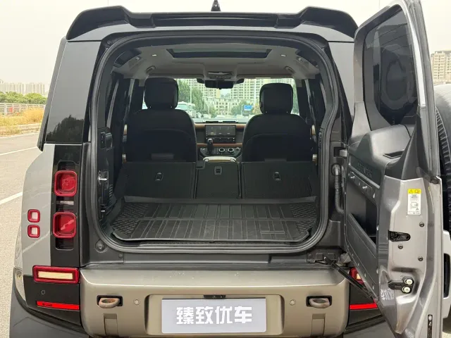 Land Rover Defender — Фото автомобиля 9