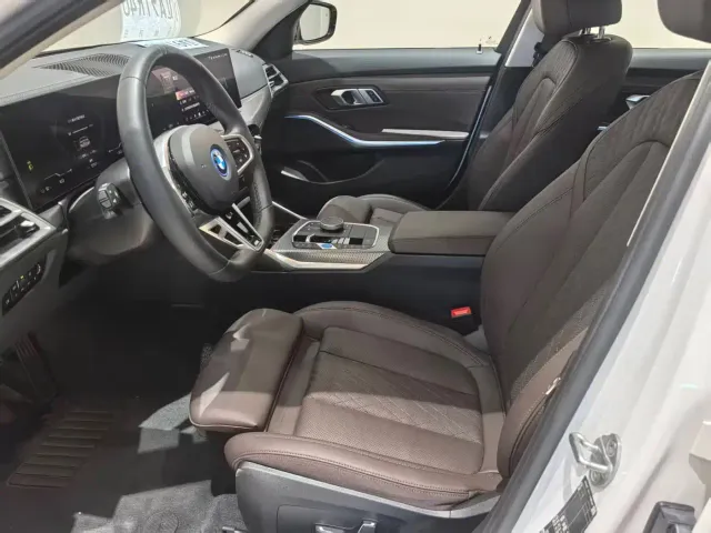 BMW i3 — Фото автомобиля 10