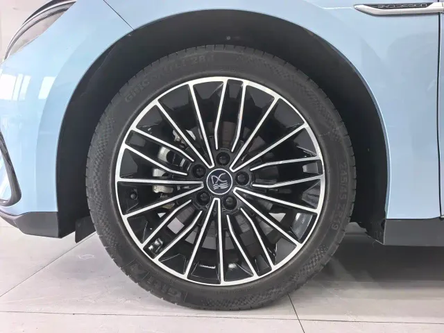 BYD Han — Фото автомобиля 22