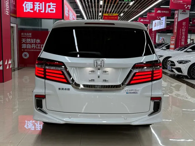 Honda Elysion — Фото автомобиля 9