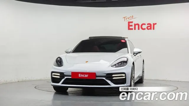 Porsche Panamera — Фото автомобиля 3