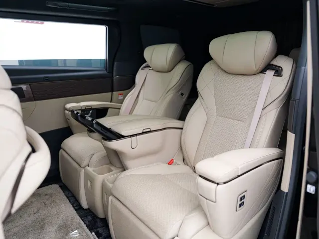 Toyota Alphard — Фото автомобиля 13