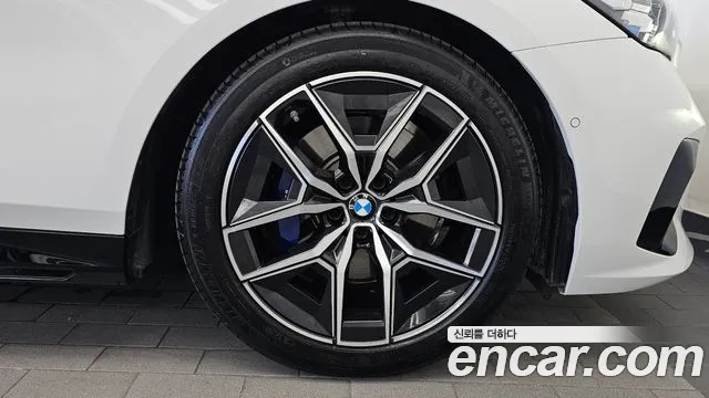 BMW 5 Series G60 — Фото автомобиля 6