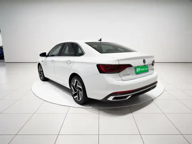 Volkswagen Sagitar — Фото автомобиля 4
