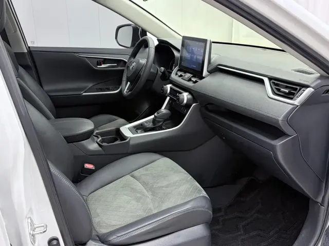 Toyota RAV4 — Фото автомобиля 19