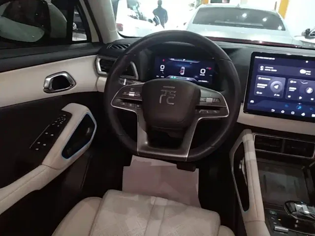 BYD Yuan UP — Фото автомобиля 10