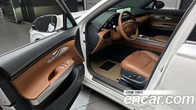 Genesis GV70 2.5T Бензин 2WD — Фото автомобиля 11