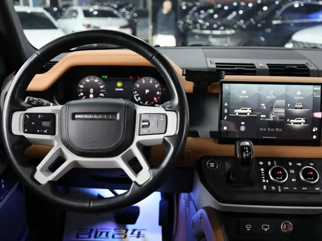 Land Rover Defender — Фото автомобиля 15