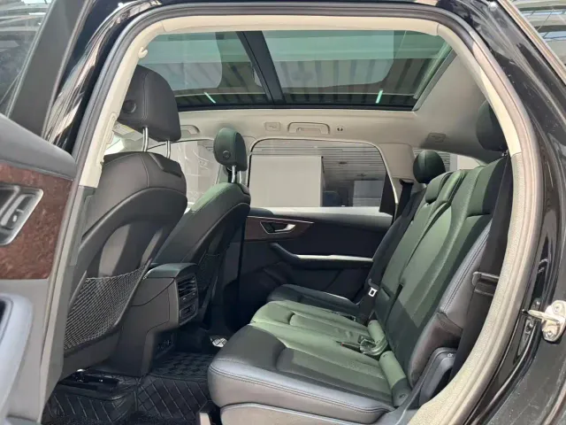 Audi Q7 — Фото автомобиля 13