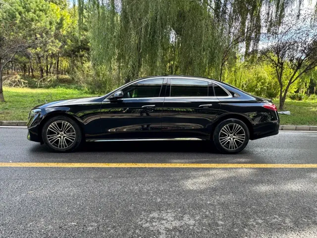 Mercedes-Benz E-Class — Фото автомобиля 17
