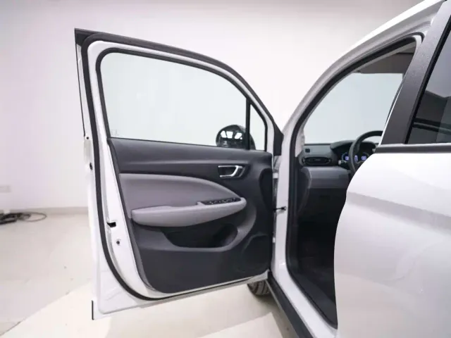 Leapmotor T03 — Фото автомобиля 15