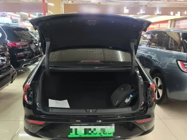Wuling Starlight — Фото автомобиля 18