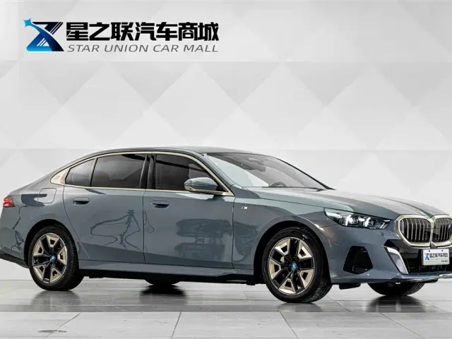 BMW i5 — Фото автомобиля 5