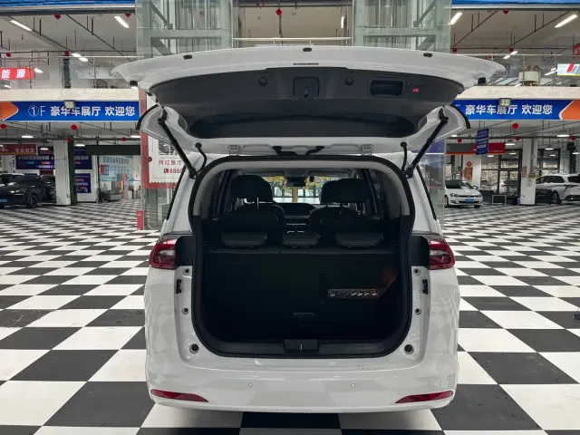 GAC Trumpchi M6 — Фото автомобиля 17