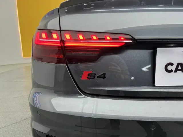 Audi S4 — Фото автомобиля 6