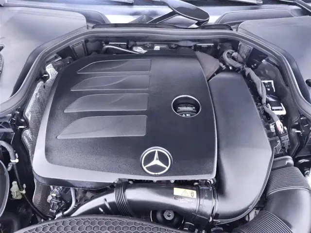 Mercedes-Benz E-Class — Фото автомобиля 24