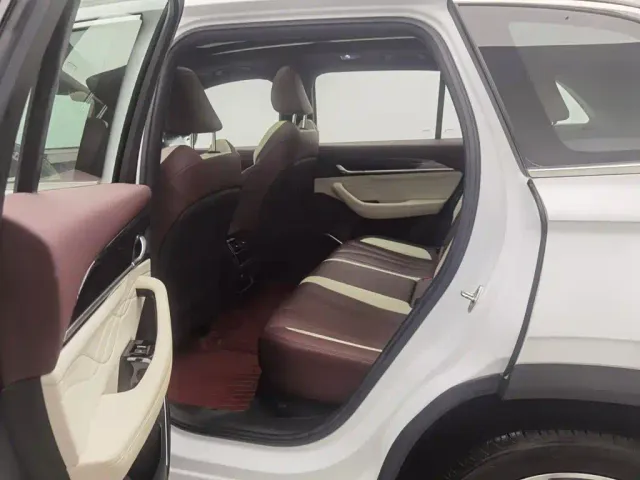 Geely Xingyue L — Фото автомобиля 15