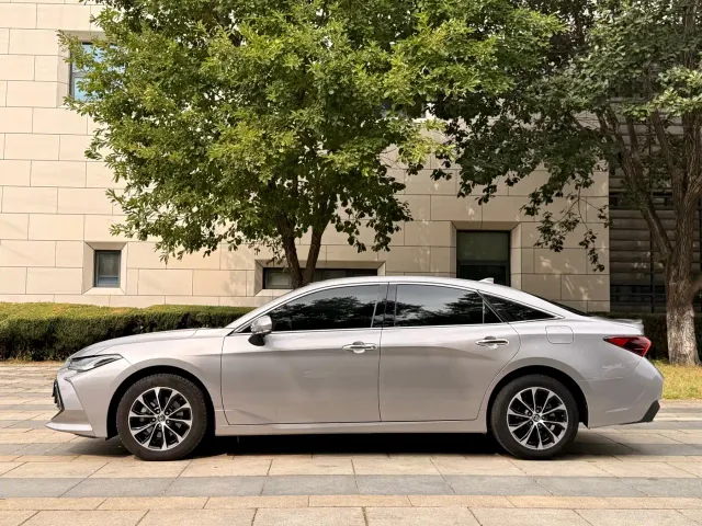 Toyota Avalon — Фото автомобиля 3