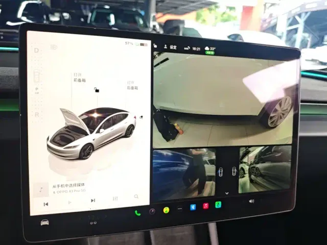 Tesla Model 3 — Фото автомобиля 12