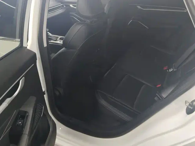 Geely Emgrand — Фото автомобиля 11