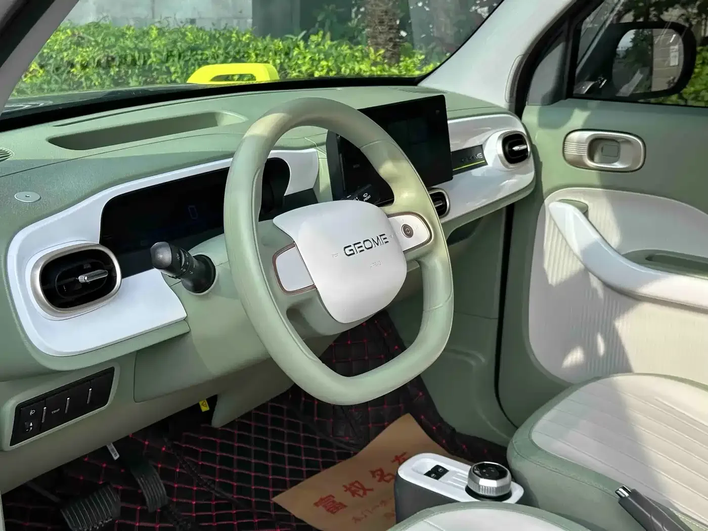 Geely Galaxy Panda 2025 Model Year 210km Panda Knight — Фото автомобиля 11
