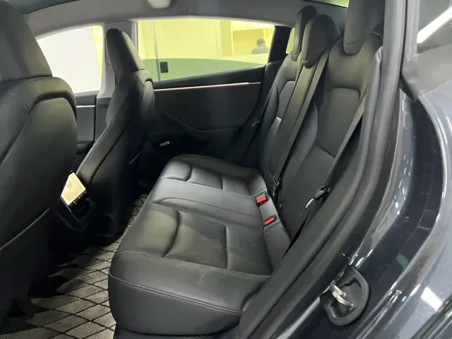 Tesla Model 3 — Фото автомобиля 14