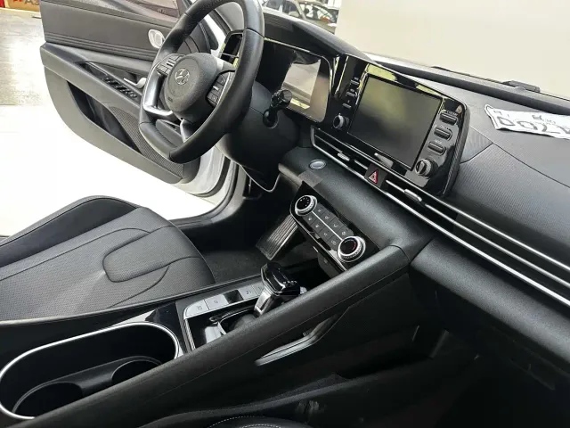 Hyundai Elantra — Фото автомобиля 17