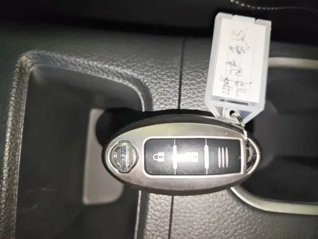 Nissan Tiida — Фото автомобиля 8