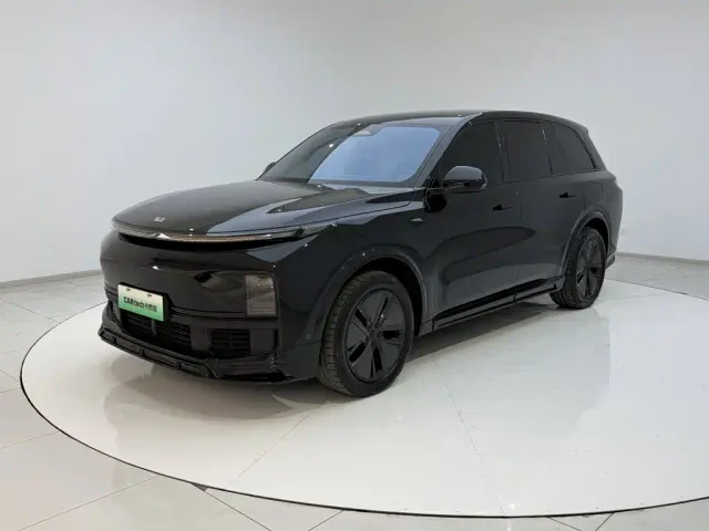 Li Auto L8 — Фото автомобиля 21