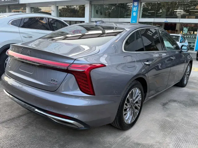 Hongqi H5 — Фото автомобиля 4