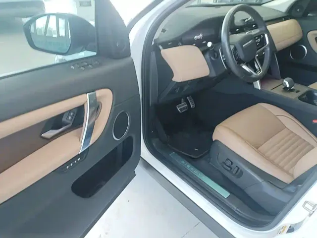 Land Rover Discovery Sport — Фото автомобиля 11