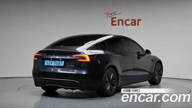 Tesla Model 3 — Фото автомобиля 2