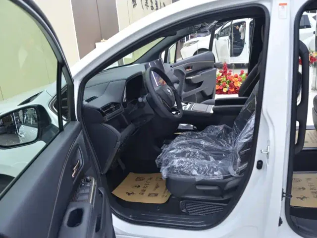 Toyota Granvia — Фото автомобиля 4