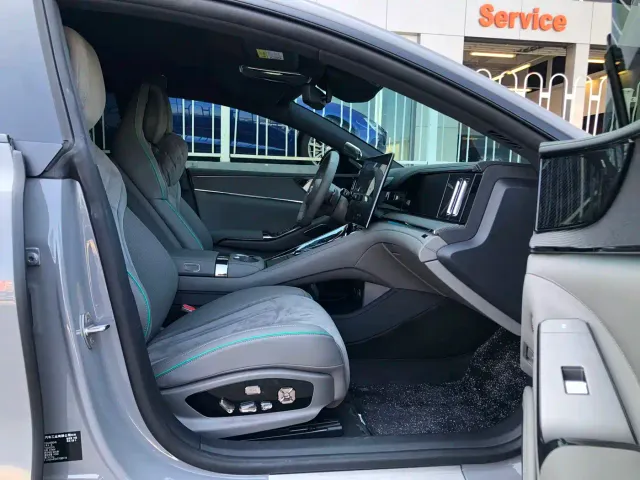 Denza Z9GT — Фото автомобиля 14