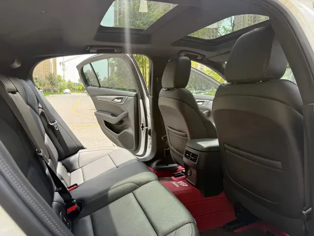 Cadillac CT5 — Фото автомобиля 11