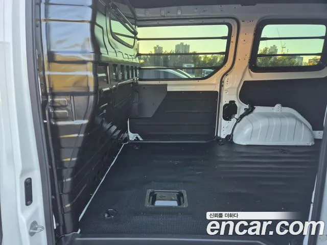 Hyundai Staria — Фото автомобиля 10