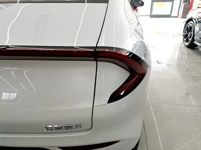 Wuling Starlight — Фото автомобиля 23