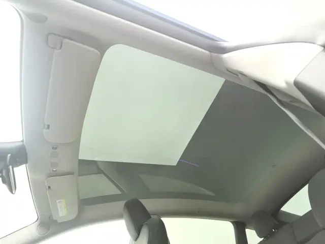 Tesla Model Y — Фото автомобиля 14