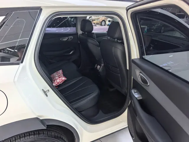 BYD Sealion 05 EV — Фото автомобиля 16